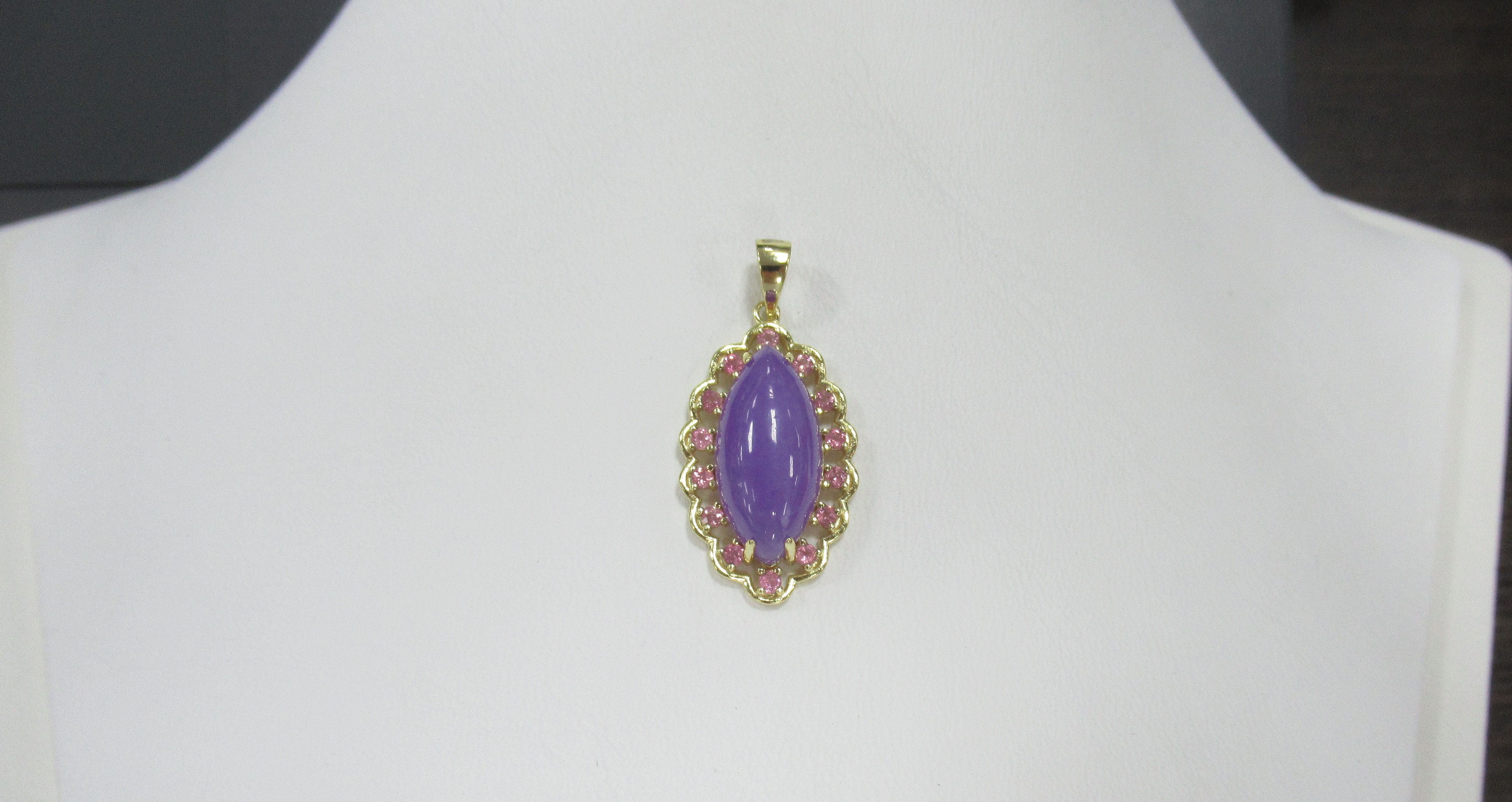 Серебряная подвеска с лавандовым жадеитом